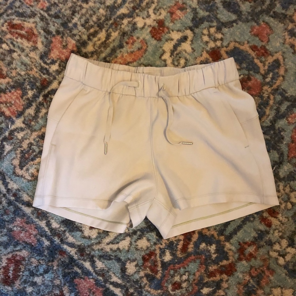 LULULEMON ON THE FLY SHORTS - WOVEN NWOT